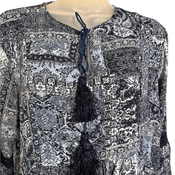 NWT Denim Blue Print Top w/Tassel Tie MEDIUM #A - Picture 2 of 10